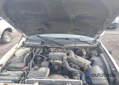 2003 Lincoln Town Car Signature from USA, damaged, VIN 1LNHM82WX3Y631122